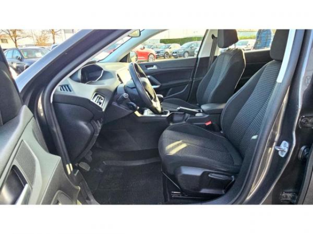PEUGEOT 308 Active 1.5 BlueHDi 130cv + Camera de recul + Navigation 3D + Antibrouillard AV