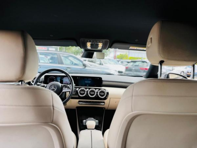 MERCEDES CLA Progressive Line 200D 8G-DCT + Pack Cuir + Carplay + HIFI Advanced + Sieges AV et Volant Chauffant