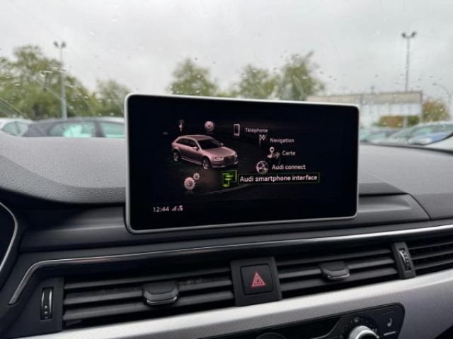AUDI A4 AVANT S line 2.0 TDI 150cv S-tronic + TOIT PANO + Bang & Olufsen + CAMERA DE RECUL + ATTELAGE ELEC