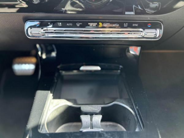 MERCEDES CLA Business Line 180d 7G-DCT + AMG Line int +  Carplay + Sièges av Chauffant 1ere MAIN