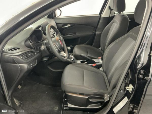 FIAT TIPO SW 1.0 FireFly Turbo 100cv + Système de Navigation