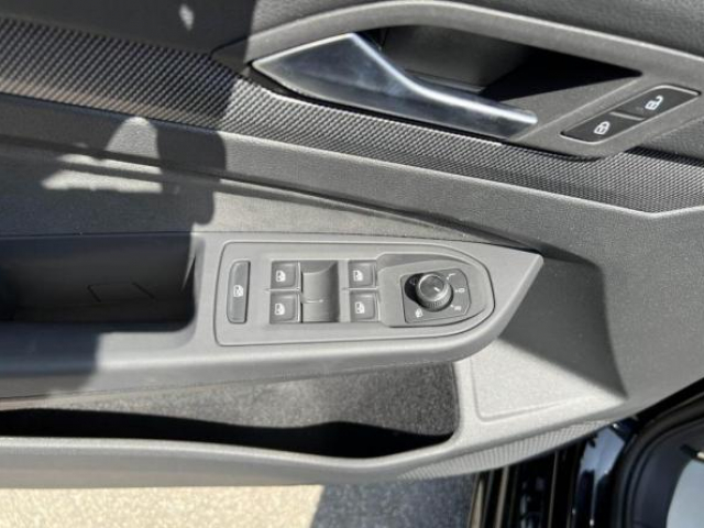 VOLKSWAGEN GOLF R-Line 2.0 TDI 150cv DSG7 + Toit panoramique + JA18 YORK + Pack Hiver + NEUF 0KM