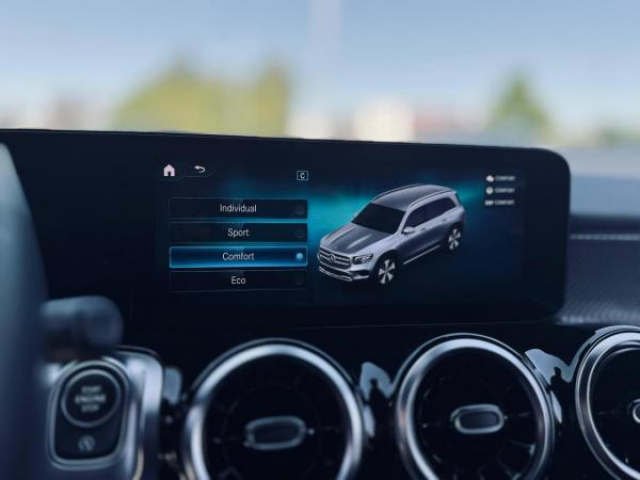 MERCEDES GLB AMG Line 200d 8G-DCT 150cv + 7 PLACES