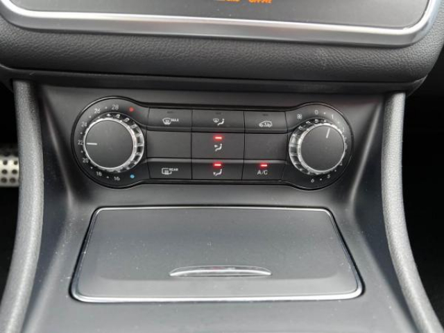 MERCEDES CLA SHOOTING BRAKE CLA 200D 136cv BV7G-DCT + Integration Smartphone + SimiliCuir