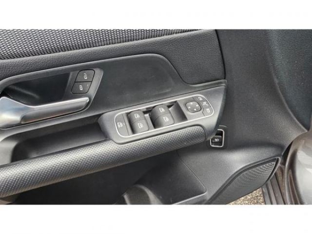 MERCEDES CLASSE B Style Line 180d BVA 7G-DCT + Pack stationnement camera + Pack rétroviseur + Grand GPS