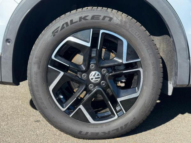 VOLKSWAGEN TIGUAN Life 2.0 TDI 150cv DSG7 + Pack Hiver + Attelage Elec + Camera 360 + Alarme + Ja18