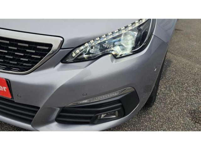 PEUGEOT 308 GT Pack 1.5 BlueHDi 130cv + Toit pano + Attelage + Pack Side Security + Roue de Secours