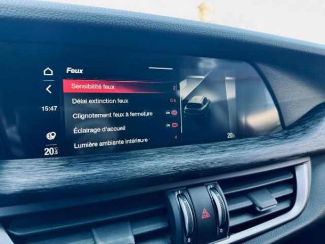 ALFA ROMEO STELVIO Super Pack Linea Rossa 2.2D 160cv BVA + Sellerie simili cuir + Vitres arrière surteinté