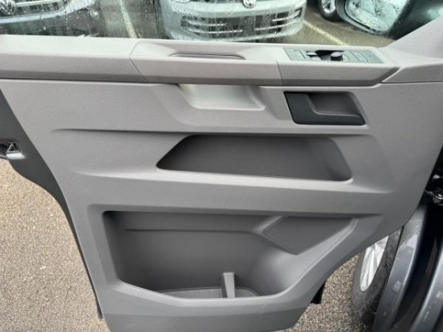 VOLKSWAGEN CARAVELLE COMFORT 2.0 TDI 150cv DSG7 LONG  9 PLACES MALUS INCLUS TVA RECUPERABLE