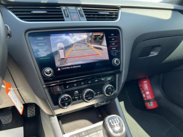 SKODA Octavia combi 1.6 TDI 116cv + Toit ouvrant panoramique + Camera de recul + Amundsen + Sieges AV Chauf