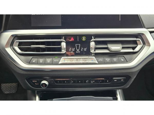 BMW serie 3 touring Lounge 318DA + Attelage Elec + Sellerie Cuir + Sièges AV Chauffants + HIFI 10HP + Alarme