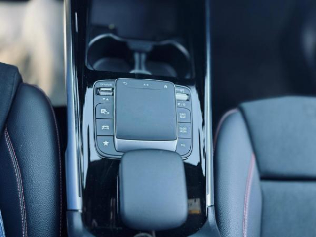MERCEDES GLB AMG Line 200d 8G-DCT 150cv + 7 PLACES