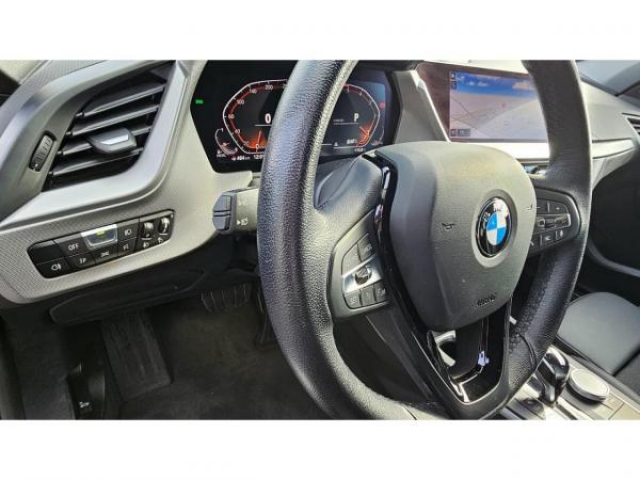 BMW SERIE 1 Advantage 116dA +Digital cockpit pro + Vitre AR teinte + Radar AV et AR + Regulateur + Ja16