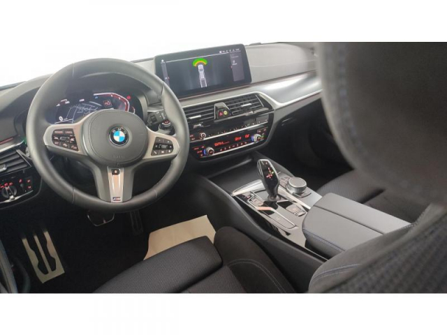BMW SERIE 5 TOURING M-Sport 520d 190cv + Toit ouvrant panoramique + Driving Assistant + ACC avec Stop&Go