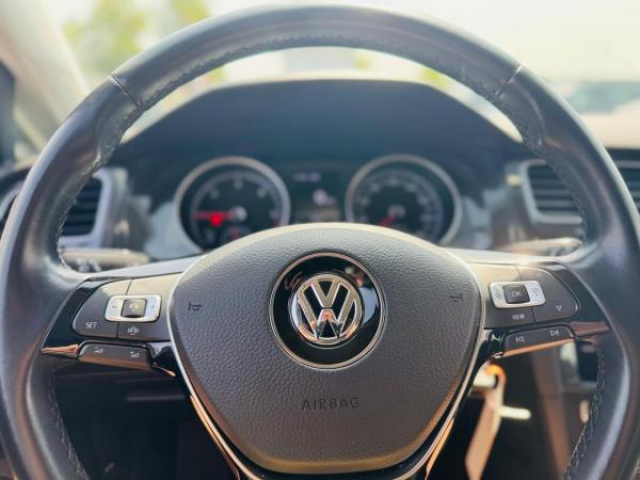 VOLKSWAGEN Golf SW TRENDLINE 1.6 TDI 115cv + Clim Automatique + Camera de Recul + Park Pilot