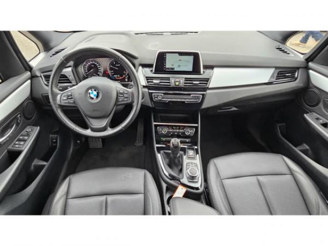 BMW serie 2 gran tourer Design 216d 7 places + Cuir + Sieges AV Chauffants + Carplay