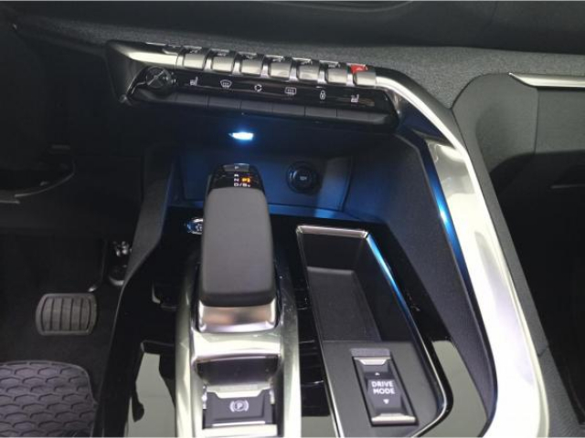 PEUGEOT 3008 Allure Pack HYBRID 225 e-EAT8 + Pack City 2 + Pack Drive Assist Plus