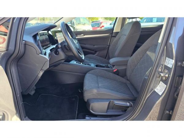 VOLKSWAGEN Golf SW LIFE 2.0 TDI 150cv DSG7 + Caméra de recul + Park Assist