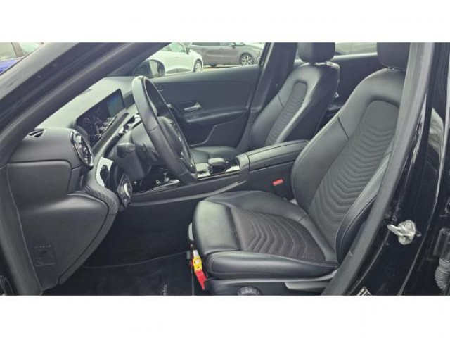 MERCEDES CLASSE A Business Solution 180d BVA 7G-DCT + Sellerie CUIR + Sièges AV chauffants + Navigation