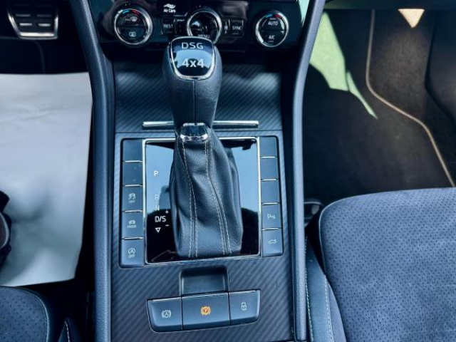 SKODA SUPERB COMBI Sportline 4x4 2.0 TDI 190cv DSG7 + Clim Tri-zone + Sièges av et ar chauffants + Volant Chauff