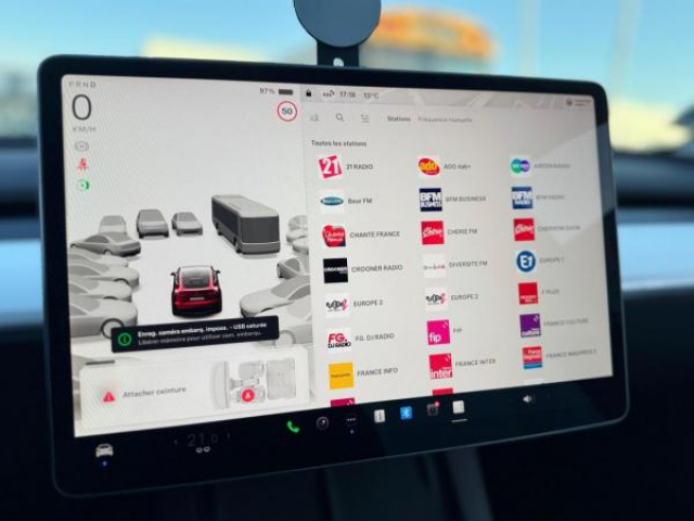 TESLA MODEL Y Propulsion MY2022 + Intérieur Premium noir et blanc + TVA Recuperable