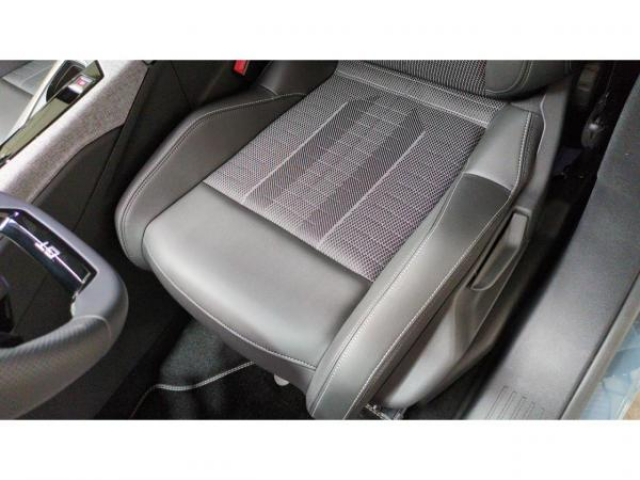 PEUGEOT 3008 GT Hybrid 136cv e-DCS6 + NEUF 0KM