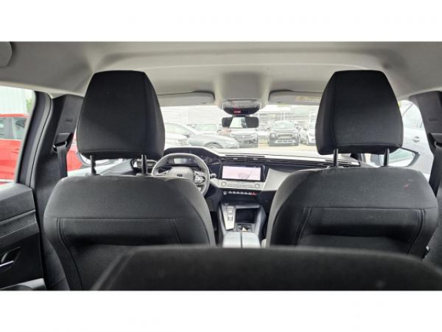 PEUGEOT 308 SW ACTIVE PACK 1.5 BlueHDi 130cv EAT8 + Sièges AV chauffants + Attelage + Navigation connect