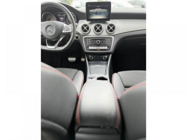 MERCEDES CLA SHOOTING BRAKE CLA 200D 136cv BV7G-DCT + Integration Smartphone + SimiliCuir