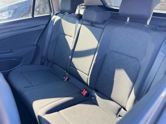 VOLKSWAGEN Golf SW LIFE 1.0 eTSI 110cv DSG7 + Caméra de recul  + Vitres arrière surteintées + RS