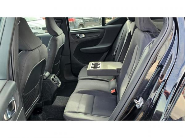 VOLVO XC40 Momentum D3 150cv BVA Geartronic 8 + Pack Hiver + Camera de recul + Navigation
