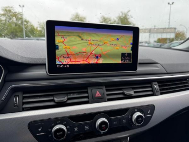 AUDI A4 AVANT S line 2.0 TDI 150cv S-tronic + TOIT PANO + Bang & Olufsen + CAMERA DE RECUL + ATTELAGE ELEC