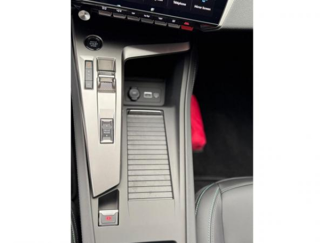 PEUGEOT 308 SW Allure 1.5 BlueHDi 130cv EAT8 + Camera 360 +Sieges AV Chauffants + ADML + Attelage