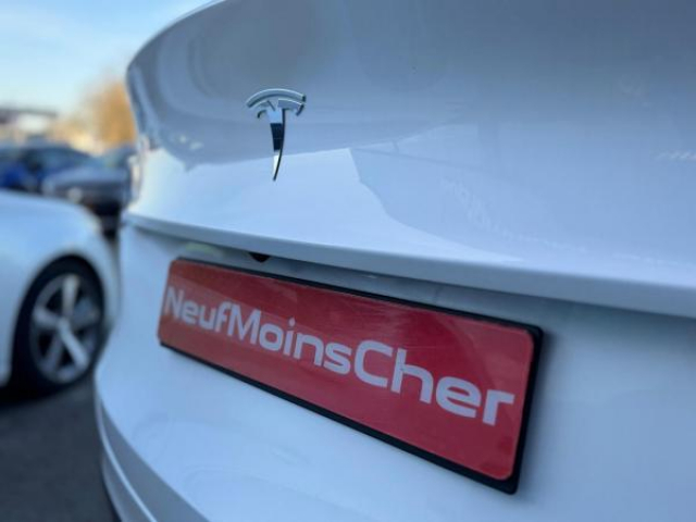 TESLA MODEL Y Propulsion MY2022 + Intérieur Premium noir et blanc + TVA Recuperable
