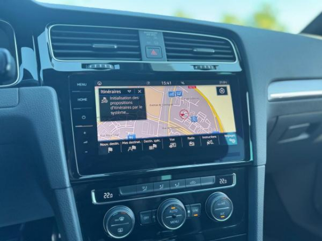 VOLKSWAGEN GOLF R-Line 1.5 TSI 150cv + LED Directionnels + Discover PRO + Digital Cockpit + Alarme