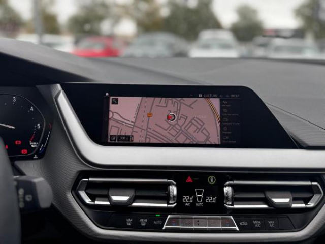 BMW SERIE 1 Advantage Pack Business 116d + Navigation Pro