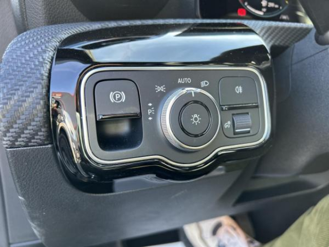 MERCEDES CLASSE A Business Line 2L 180D  8G-DCT + CAMERA DE RECUL