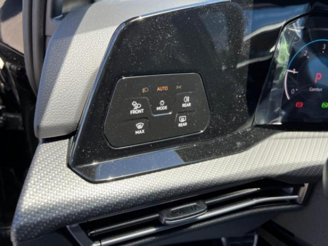 VOLKSWAGEN GOLF R-Line 2.0 TDI 150cv DSG 7  + LED MATRIX + JA 18 + NEUF 0KM