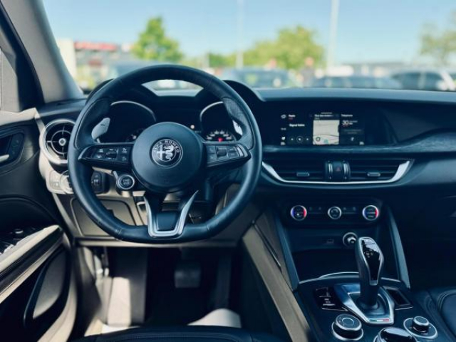 ALFA ROMEO STELVIO Super Pack Linea Rossa 2.2D 160cv BVA + Sellerie simili cuir + Vitres arrière surteinté