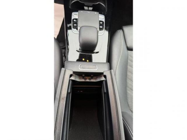 MERCEDES CLASSE A BERLINE BUSINESS LINE 180d 7G-DCT + Caméra de recul + SimiliCuir + Navigation GPS