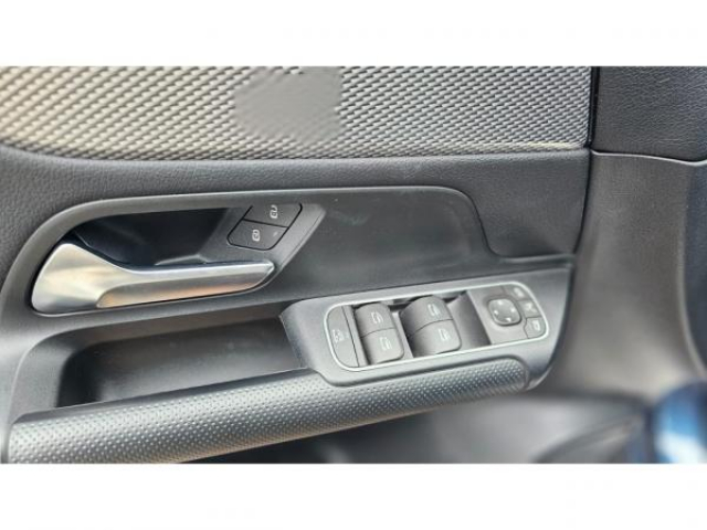 MERCEDES CLASSE B Business Line 180d 7G-DCT + Intégration smartphone + Sièges avant Chauffants