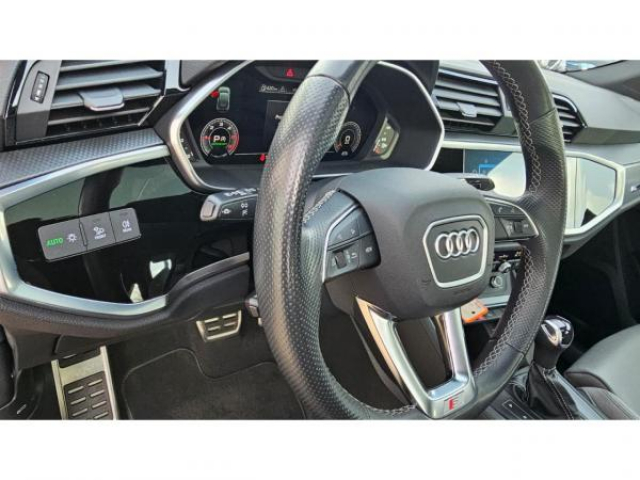 AUDI Q3 SPORTBACK Design 35 TDI 150cv S-tronic + Toit ouvrant + Camera de Recul + Pack Intérieur S-line