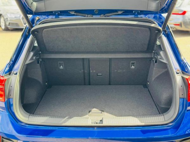 VOLKSWAGEN T-ROC R-Line 2.0 TDI 150cv DSG7 + Matrix LED + Attelage + Pack Black + Pack Easy open + 4 Jantes HIVER