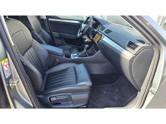 SKODA SUPERB COMBI BUSINESS 1.6 TDI 120cv DSG7 + Sellerie Cuir + Sièges avant chauffants + Roue de secours