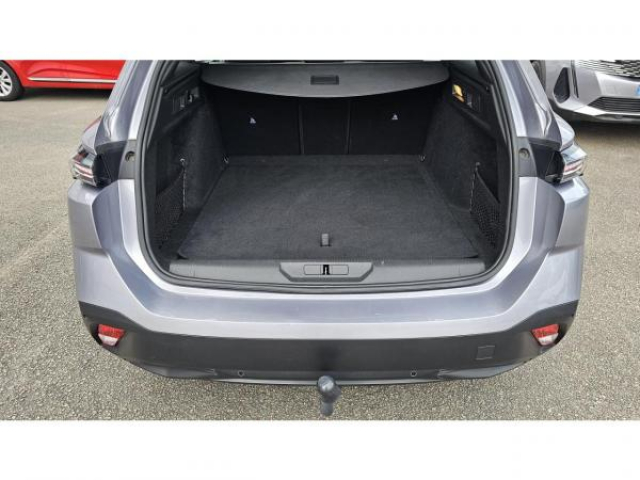 PEUGEOT 308 SW ACTIVE PACK 1.5 BlueHDi 130cv EAT8 + Sièges AV chauffants + Attelage + Navigation connect