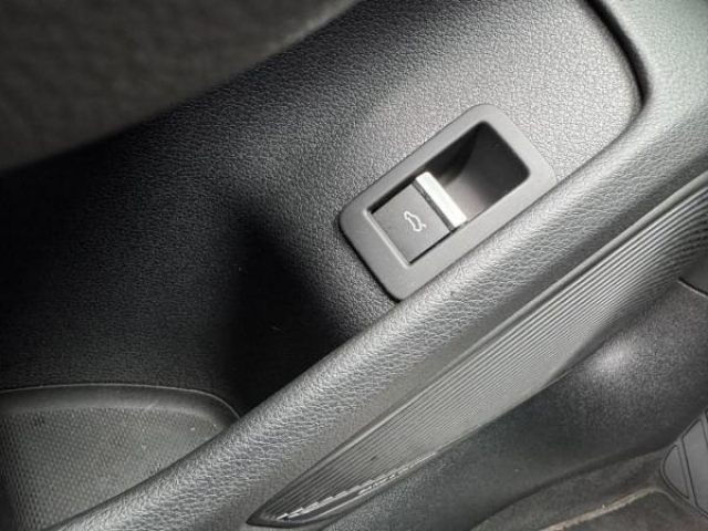 AUDI A4 AVANT S line 2.0 TDI 150cv S-tronic + TOIT PANO + Bang & Olufsen + CAMERA DE RECUL + ATTELAGE ELEC