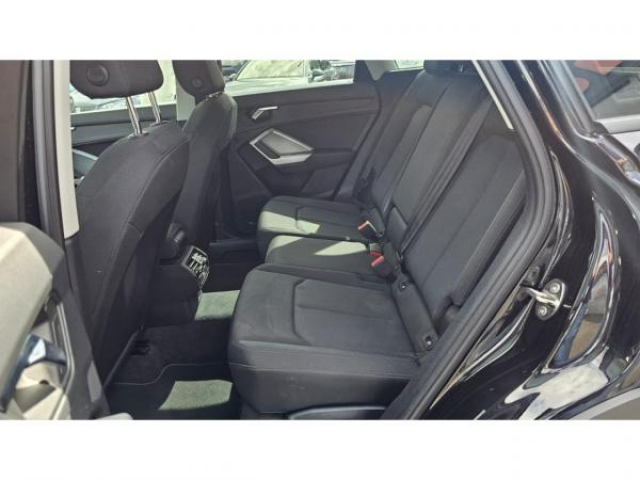 AUDI Q3 Business 35 TDI 150cv S-tronic + Audi smartphone interface + Hayon electrique + JA 19