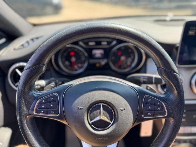 MERCEDES CLASSE CLA SHOOTING BRAKE Urban 220d 163cv 7G-DCT + Toit Panoramique + Pack Harman Kardon + Cuir + Carplay