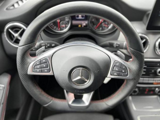 MERCEDES CLA SHOOTING BRAKE CLA 200D 136cv BV7G-DCT + Integration Smartphone + SimiliCuir