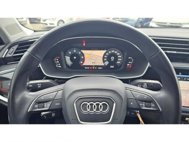 AUDI Q3 35 TDI 150cv S-tronic Black Pack + Carplay + Hayon electrique + Jantes 19