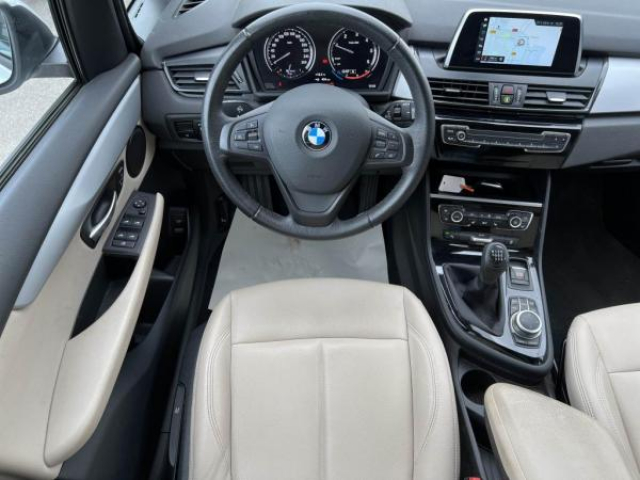 BMW serie 2 gran tourer Advantage 216d 116cv 7 Places + Attelage + Sièges AV chauffants + Intérieur Cuir